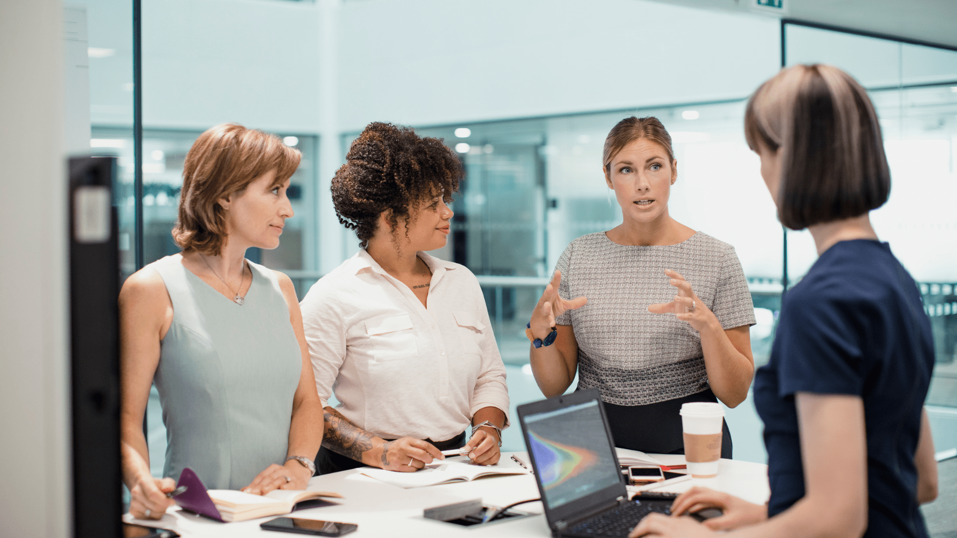 Definitive Guide: How to Encourage Women in Tech – Creating an Inclusive Workplace, Supportive Initiatives, and Success Stories