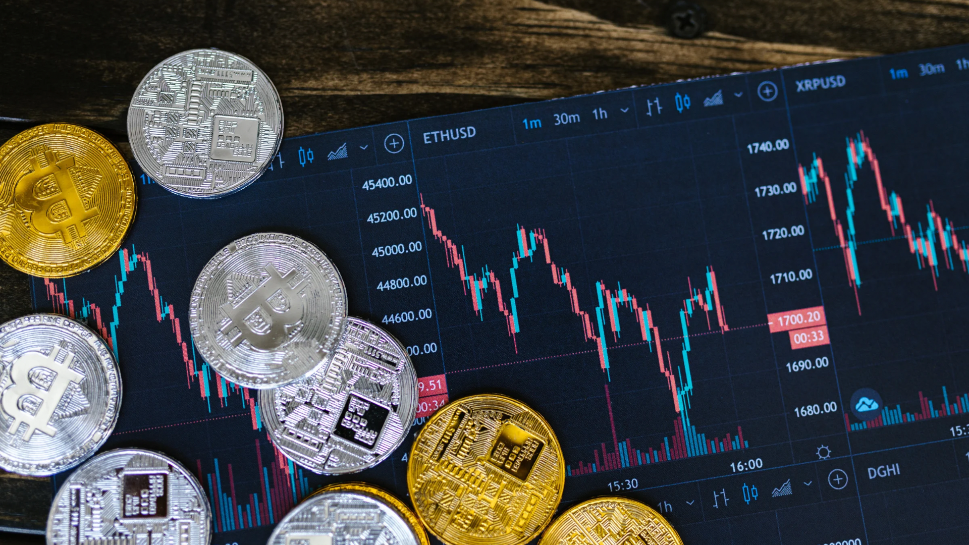 How to Invest in Cryptocurrency: A Comprehensive Guide to Understanding Blockchain Technology, Navigating Risks, and Maximizing Rewards